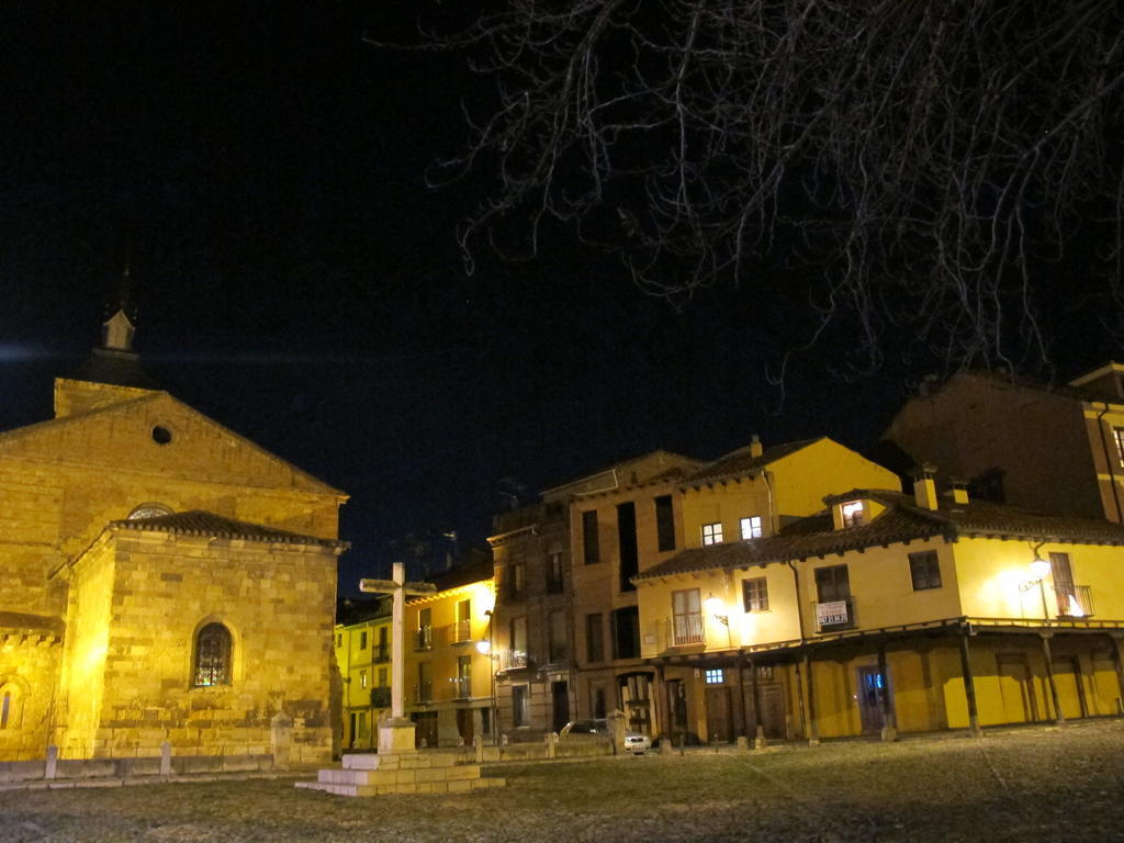 Pension Blanca B&B León Eksteriør billede